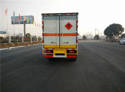東風二類危險品運輸車官方報價及道路普通貨物運輸解析